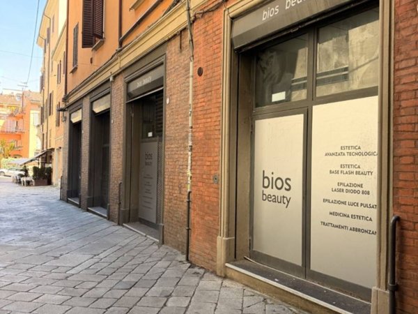 negozio in affitto a Bologna