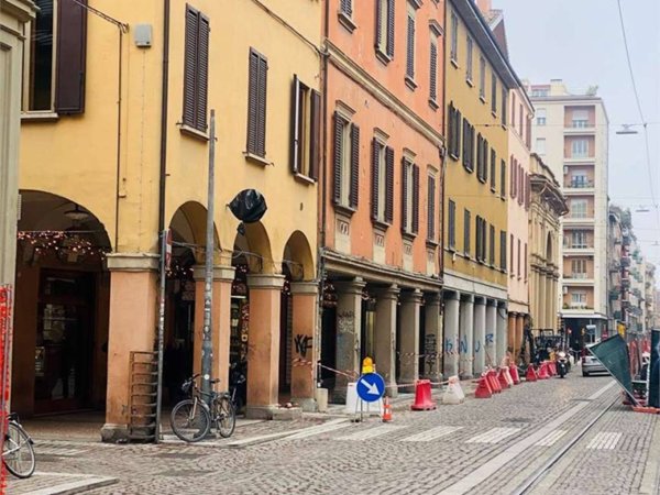 negozio in affitto a Bologna in zona Centro Storico