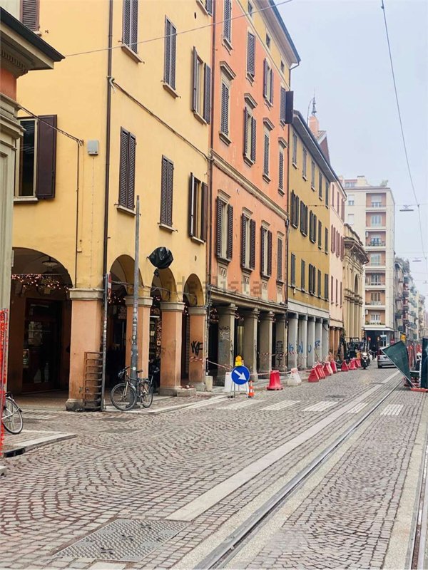 negozio in affitto a Bologna in zona Centro Storico