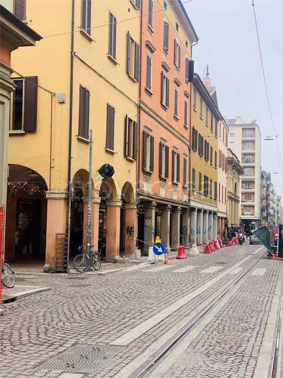 negozio in affitto a Bologna in zona Centro Storico