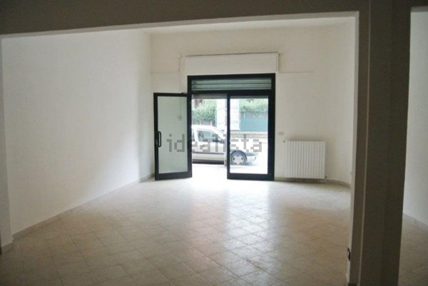 negozio in affitto a Bologna