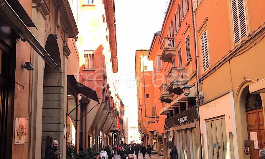 negozio in affitto a Bologna in zona Centro Storico