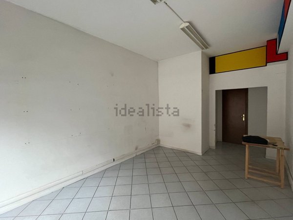 negozio in affitto a Bologna in zona Murri