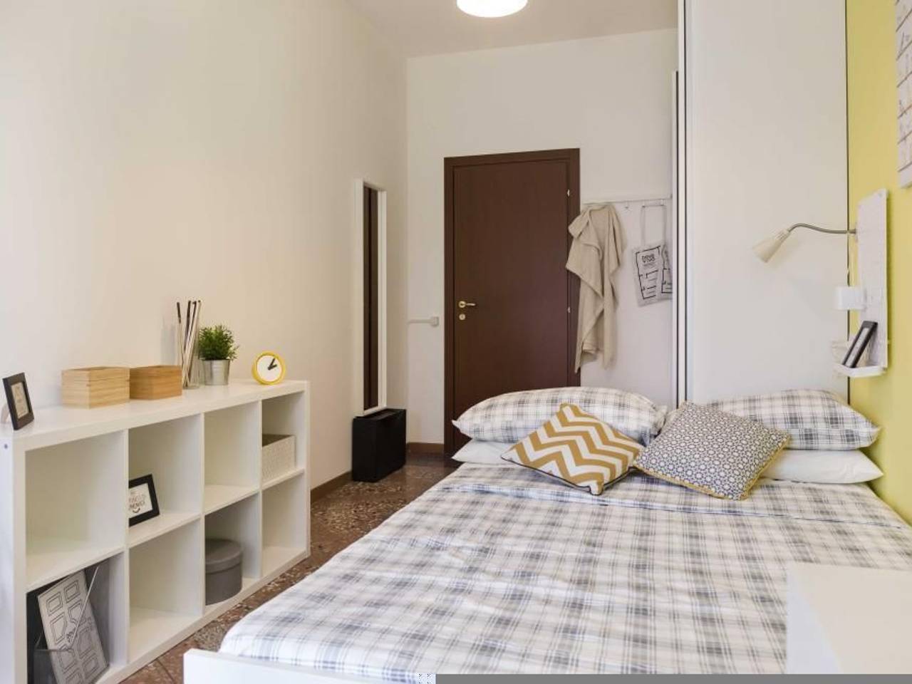 negozio in affitto a Bologna in zona Saragozza