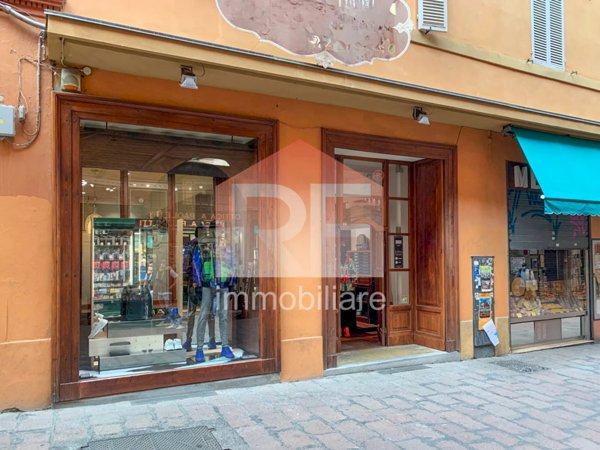 negozio in affitto a Bologna in zona Centro Storico