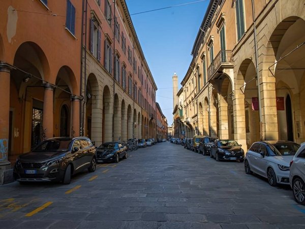 locale commerciale in affitto a Bologna in zona Centro Storico