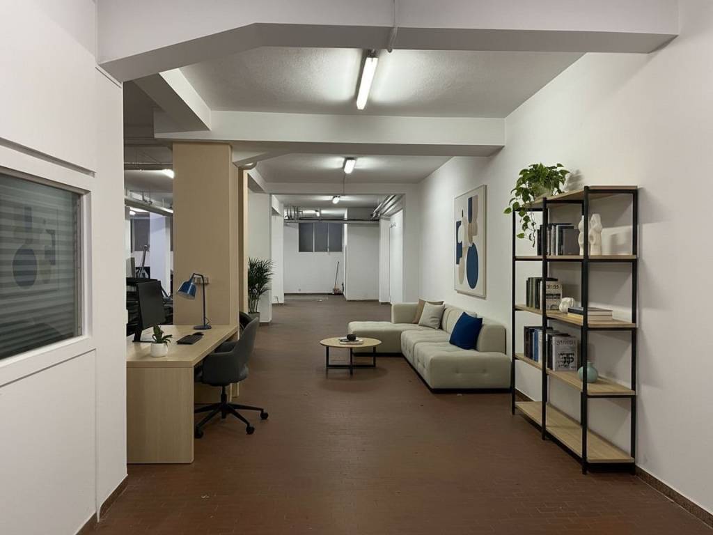 locale commerciale in affitto a Bologna in zona San Vitale