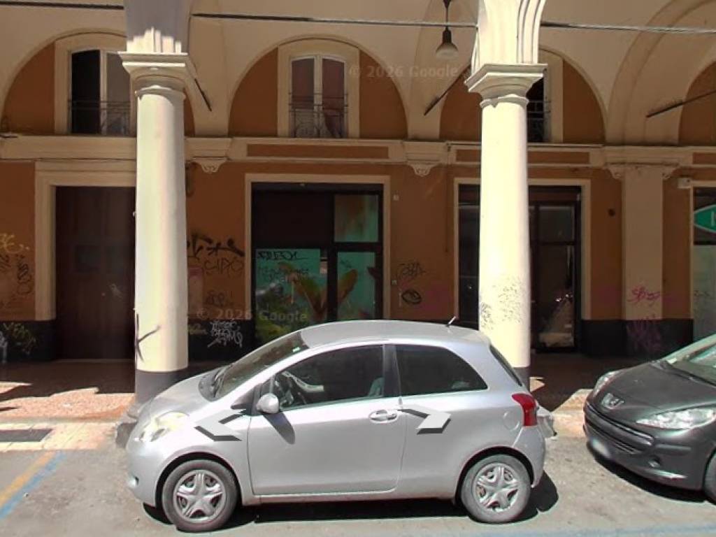 locale commerciale in affitto a Bologna