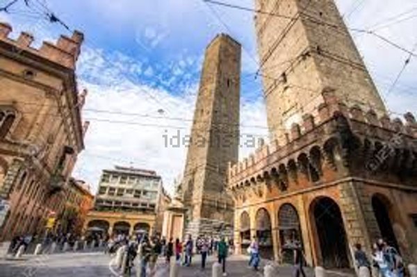 locale commerciale in affitto a Bologna in zona Centro Storico