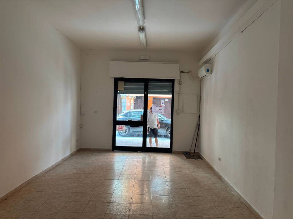 negozio in affitto a Bologna