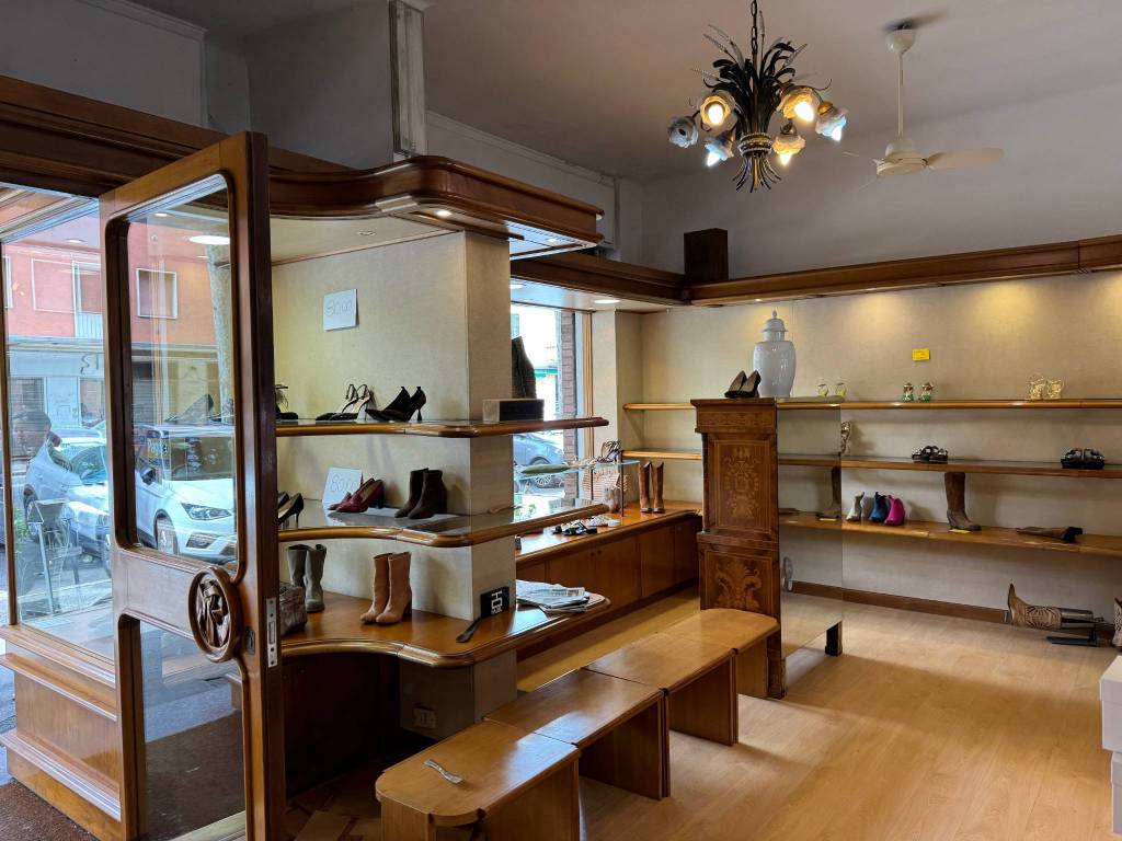 negozio in affitto a Bologna in zona Borgo Panigale