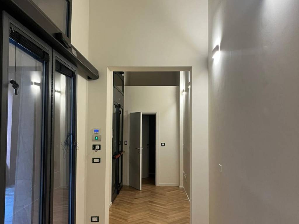 negozio in affitto a Bologna in zona Saragozza