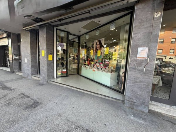 negozio in affitto a Bologna in zona Savena