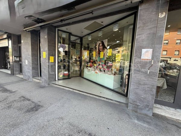 negozio in affitto a Bologna