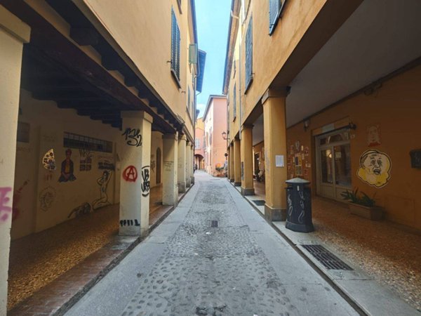 negozio in affitto a Bologna in zona Centro Storico
