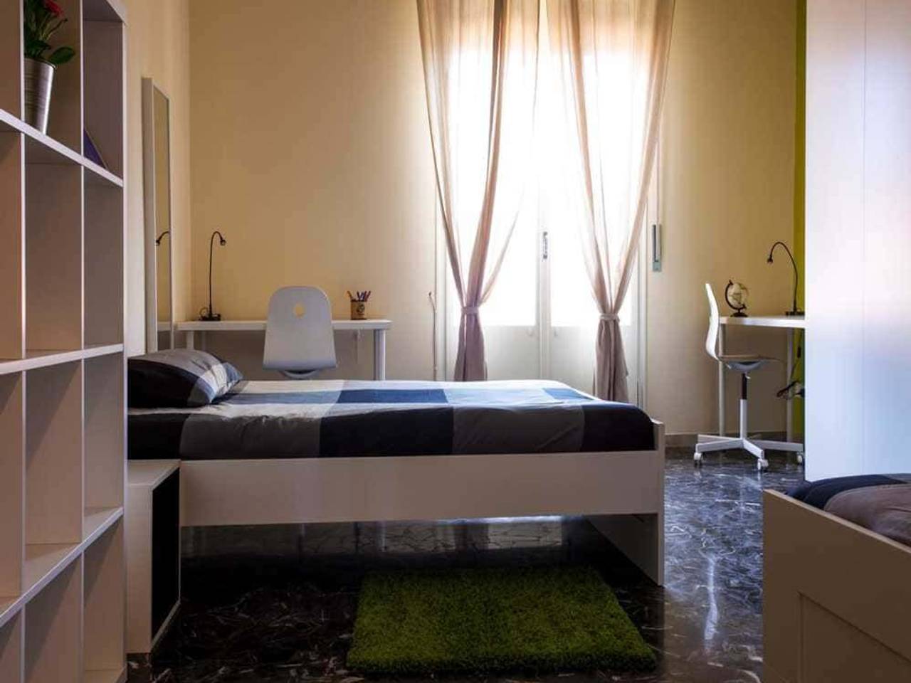 negozio in affitto a Bologna in zona Centro Storico