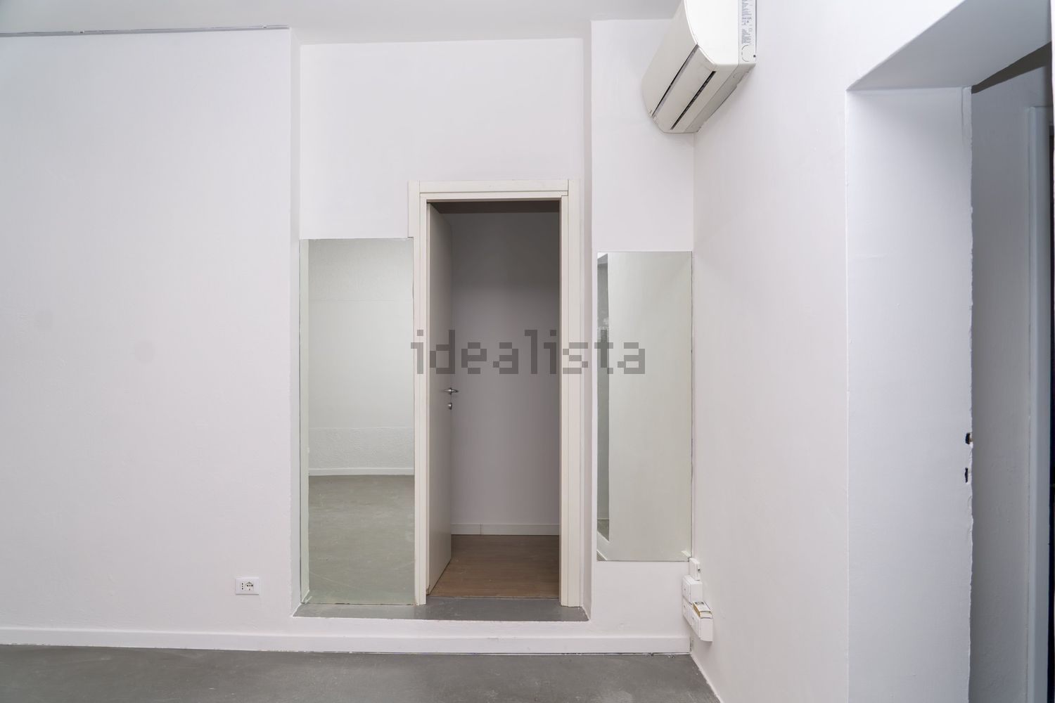 negozio in affitto a Bologna in zona Centro Storico