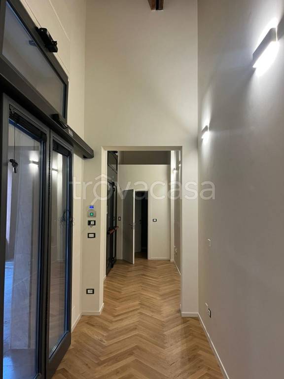 negozio in affitto a Bologna in zona Saragozza