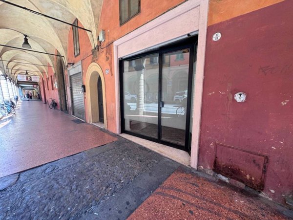 negozio in affitto a Bologna in zona Centro Storico
