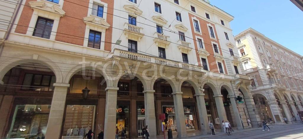 negozio in affitto a Bologna in zona Centro Storico