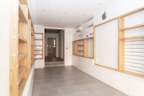 negozio in affitto a Bologna in zona Centro Storico