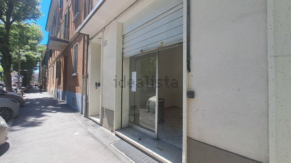 locale commerciale in affitto a Bologna in zona Quartiere Navile