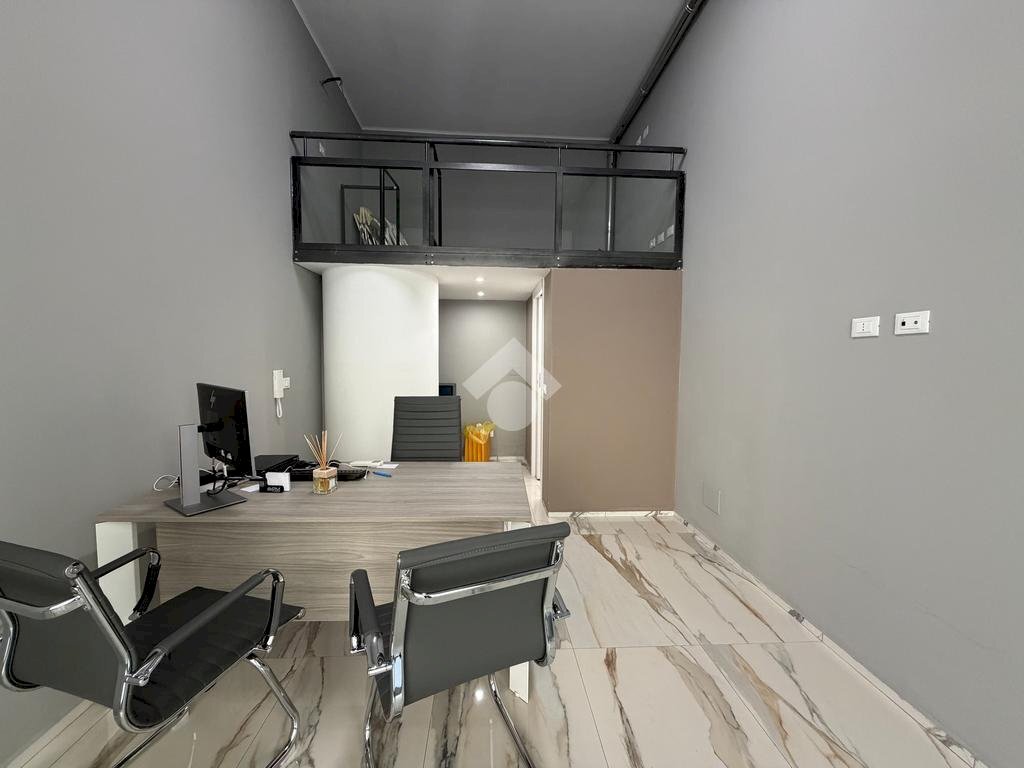 negozio in affitto a Bologna