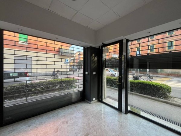 negozio in affitto a Bologna in zona Saffi