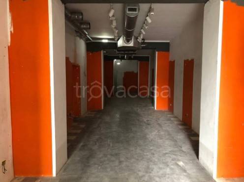 negozio in affitto a Bologna in zona Quartiere Porto