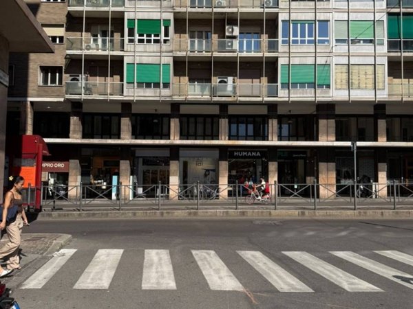 negozio in affitto a Bologna in zona Quartiere Porto