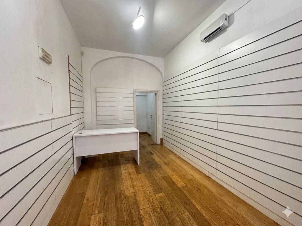 negozio in affitto a Bologna in zona Centro Storico