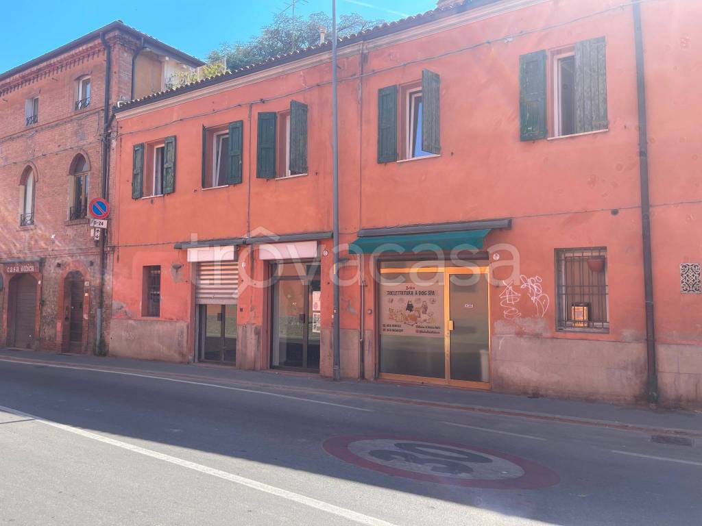 negozio in affitto a Bologna in zona Santo Stefano