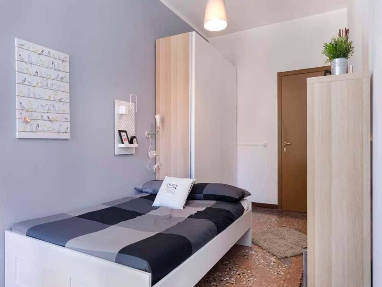 negozio in affitto a Bologna in zona Saragozza