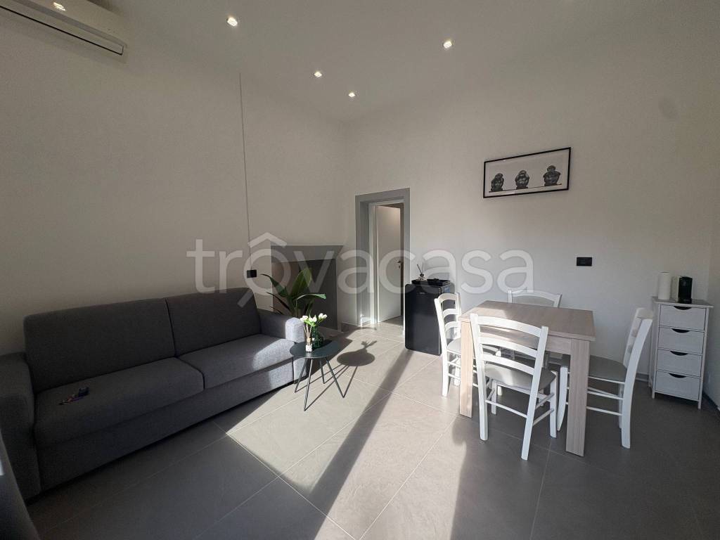 negozio in affitto a Bologna in zona Santa Viola