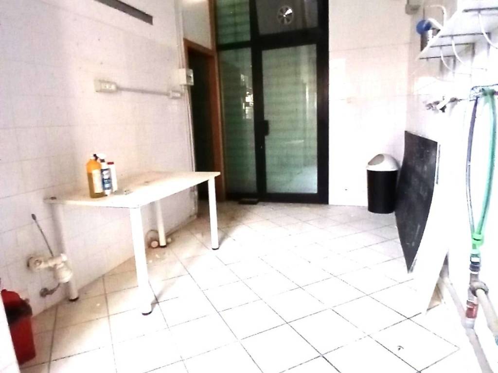 negozio in affitto a Bologna in zona Borgo Panigale