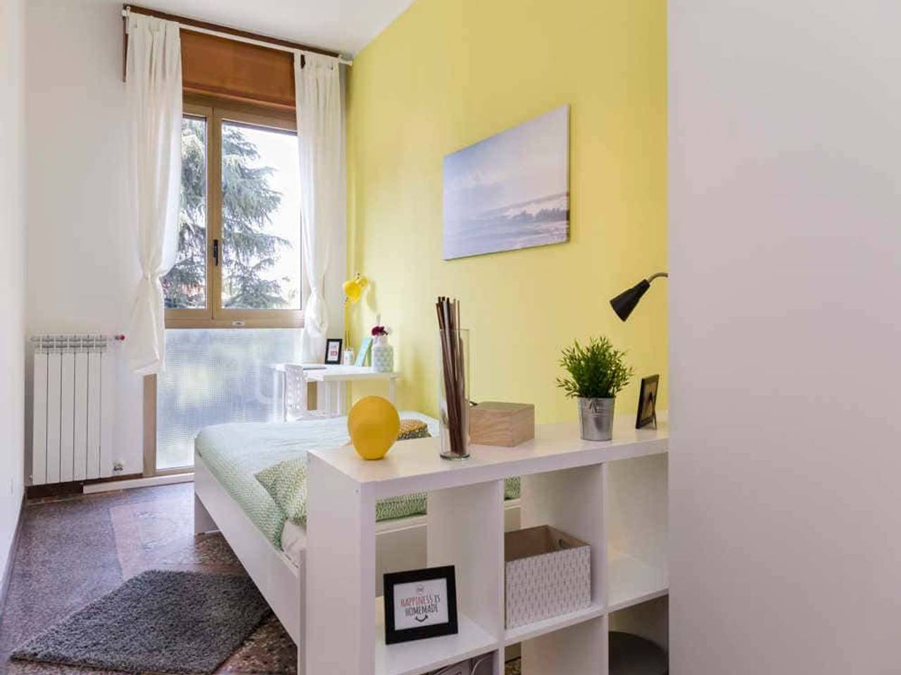 negozio in affitto a Bologna in zona Saragozza