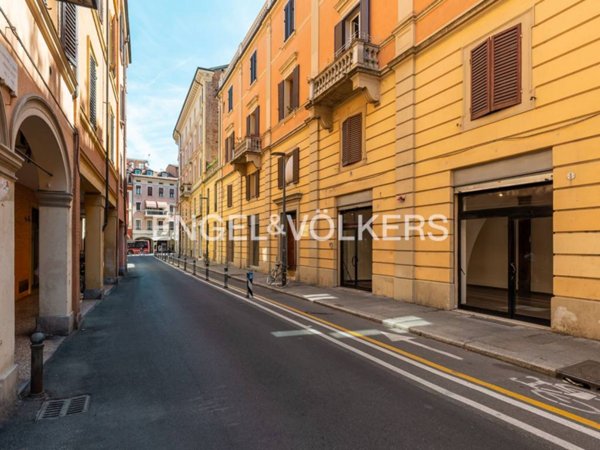 negozio in affitto a Bologna in zona Saragozza