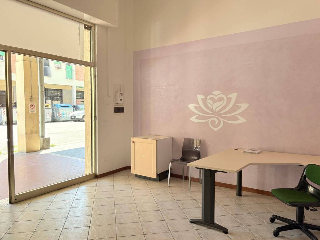 negozio in affitto a Bologna in zona Corticella