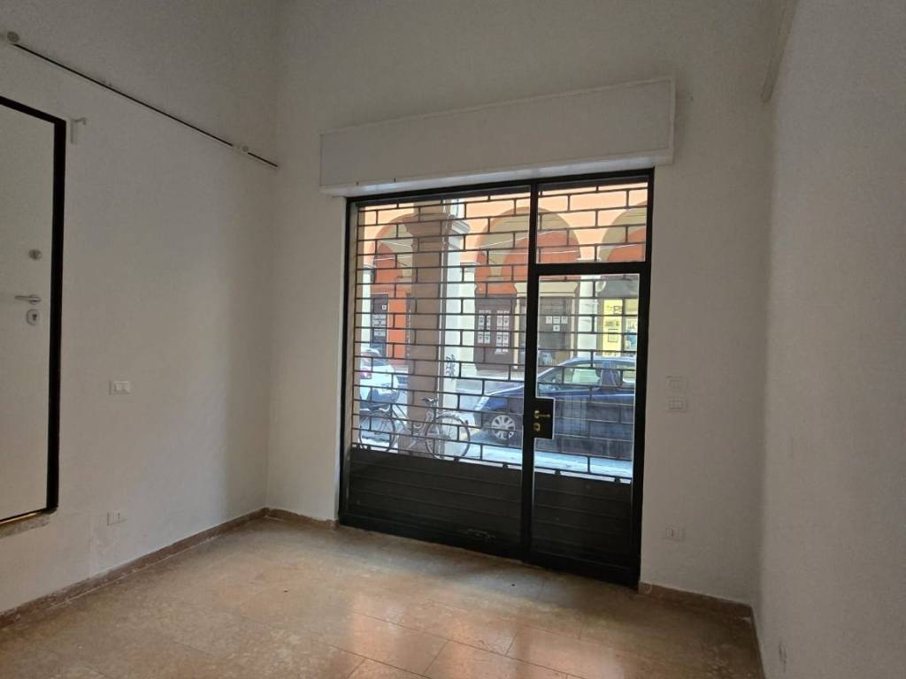 negozio in affitto a Bologna in zona San Vitale