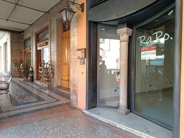 negozio in affitto a Bologna in zona Centro Storico