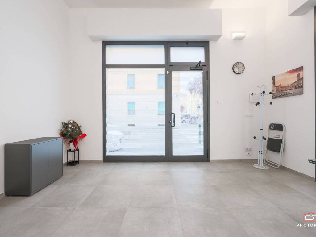 negozio in affitto a Bologna in zona Saffi