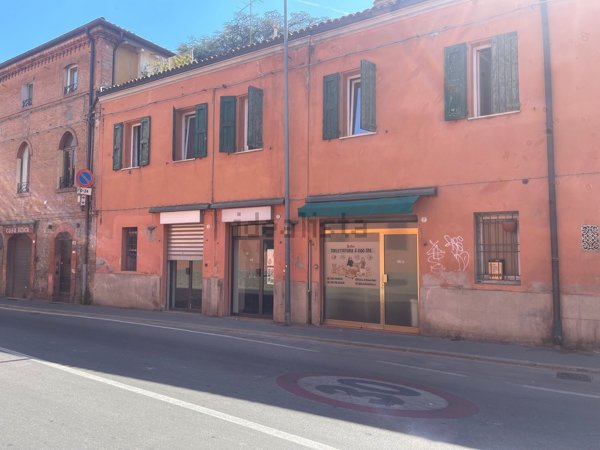locale commerciale in affitto a Bologna in zona Santo Stefano