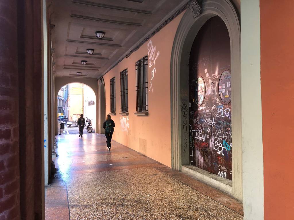 negozio in affitto a Bologna in zona Centro Storico