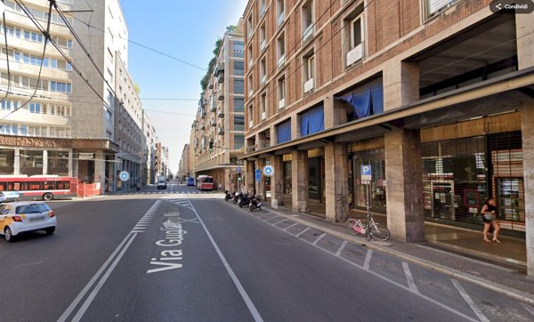 negozio in affitto a Bologna in zona Quartiere Porto