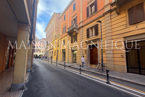 negozio in affitto a Bologna in zona Saragozza