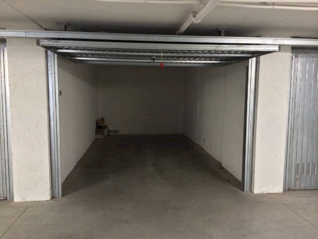 box auto in affitto a Bologna in zona Saragozza