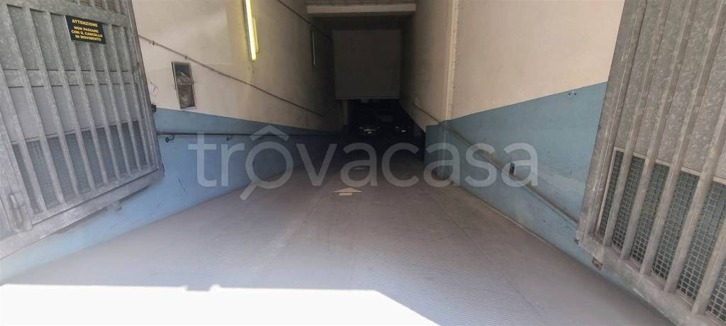 box auto in affitto a Bologna in zona Saffi