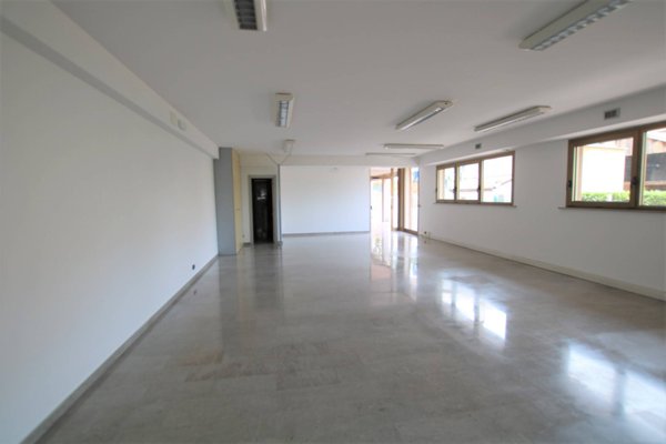 negozio in affitto a Budrio in zona Bagnarola