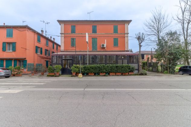 negozio in affitto a Budrio in zona Armarolo