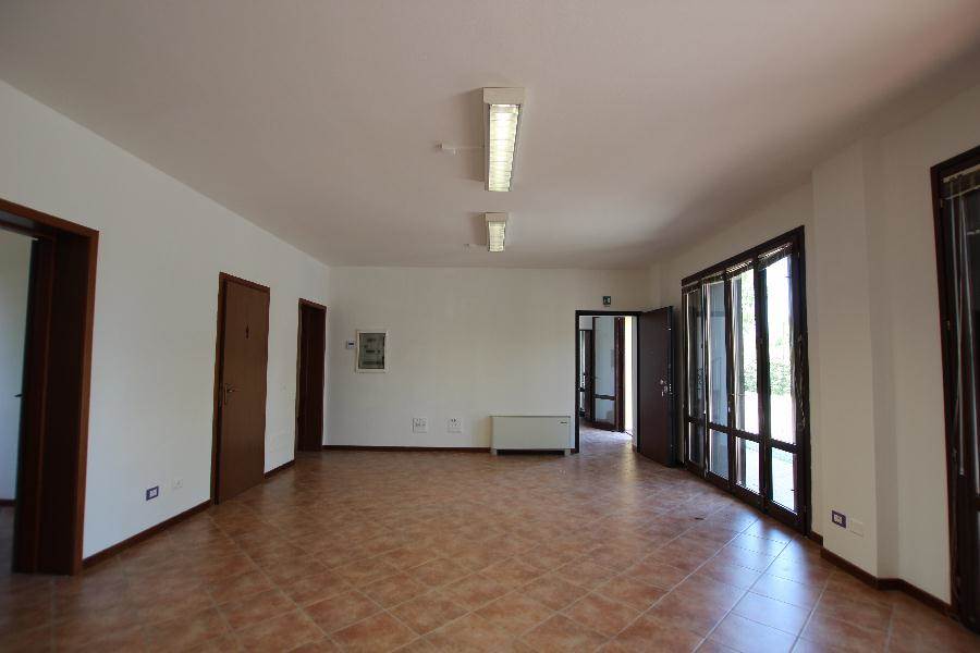 ufficio in affitto a Calderara di Reno